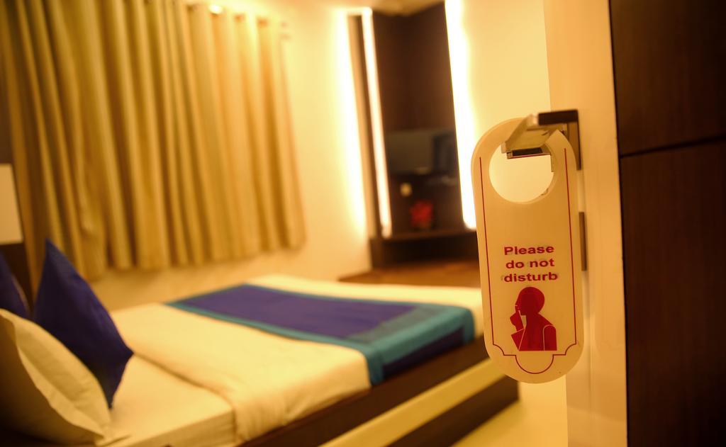 Hotel Rivera Palace Waranasi Zewnętrze zdjęcie